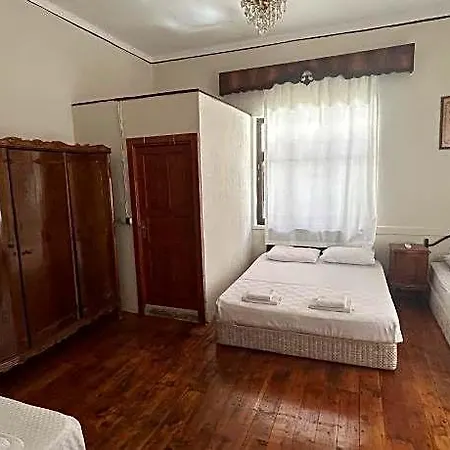 Bayraktar Konagi Center بيت ريفي دمرة